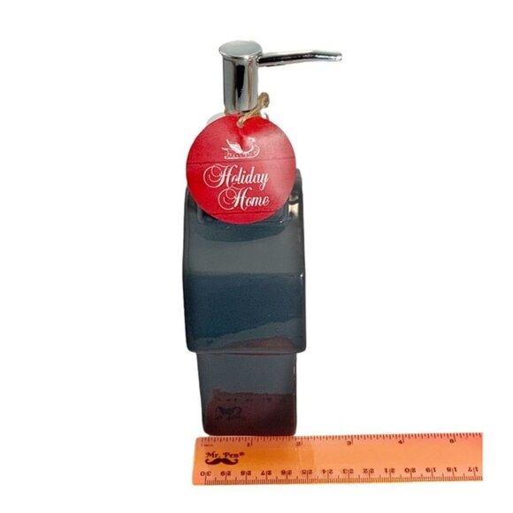 Christmas Barn Soap Lotion Dispenser Ceramic Hand Painted Gift Grey Wreath Re… - Picture 11 of 13